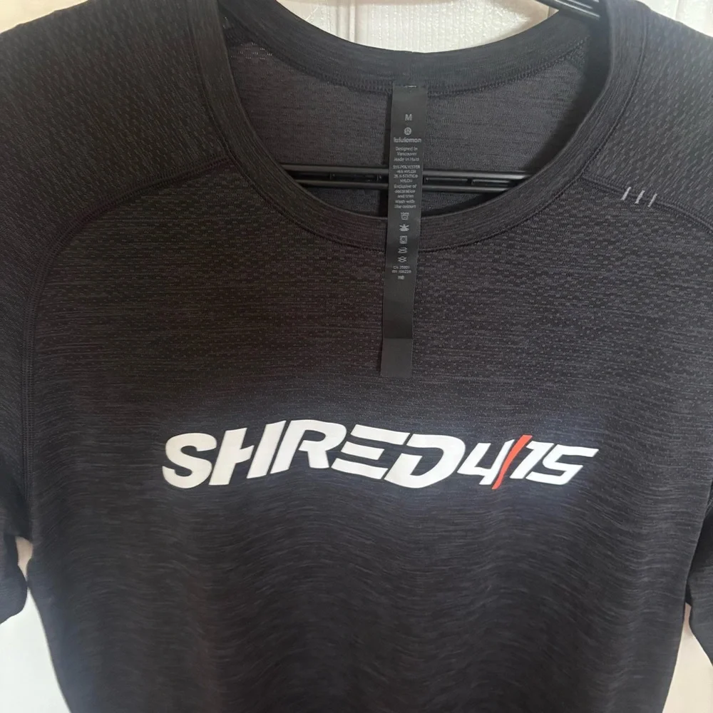 Lululemon Athletica Metal Vent Tech Short-Sleeve Shirt Shred 4/15 Fitness Logo M